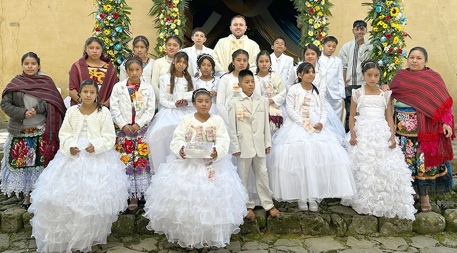 Tradicionales Festividades al Señor de los Milagros, en Nurío